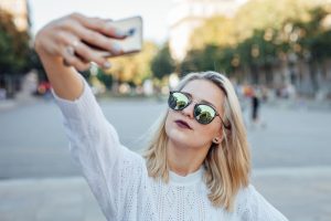 Are Selfies Hurting Your Self-Esteem? MI Self-Esteem Counseling
